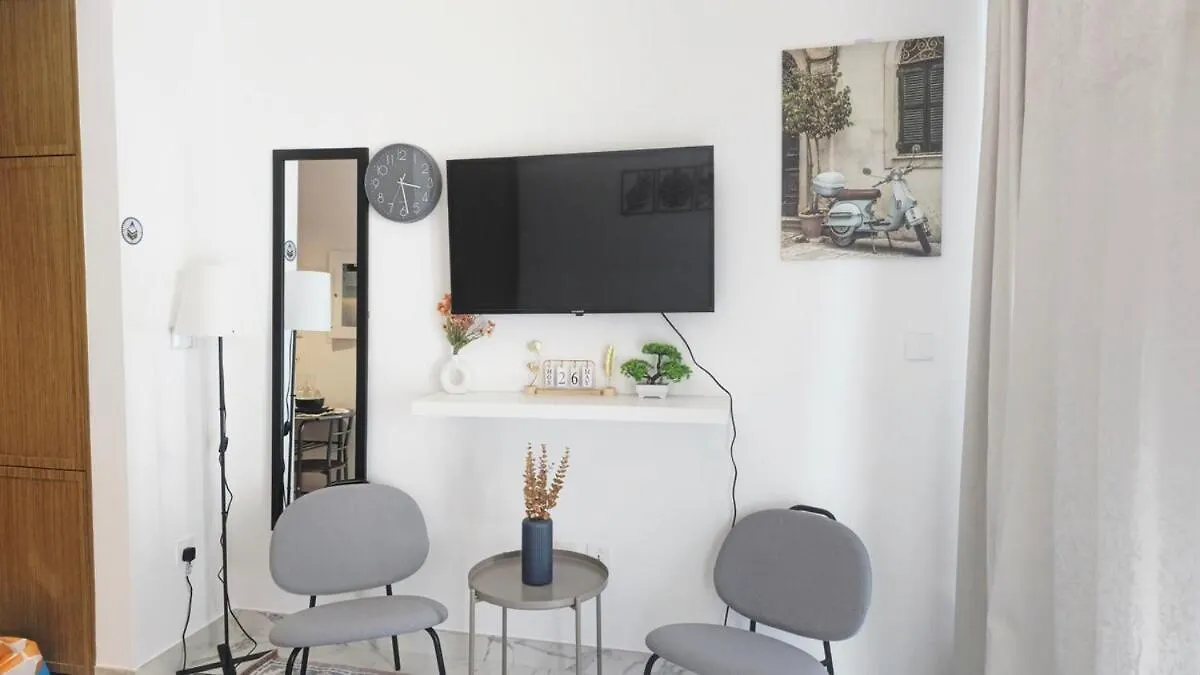 Stylish Studio In Dubai Apartment